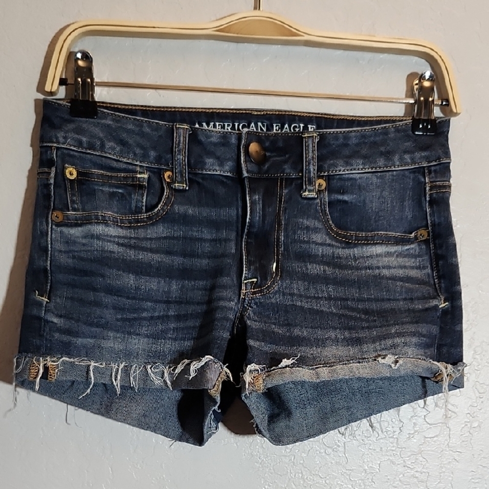 AMERICAN EAGLE Size 2 Distresses Cuff Up Wiskered Shortie Shorts